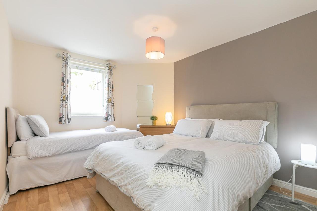 Dicksonfield Quiet Central Family Apartment With Parking Эдинбург Экстерьер фото