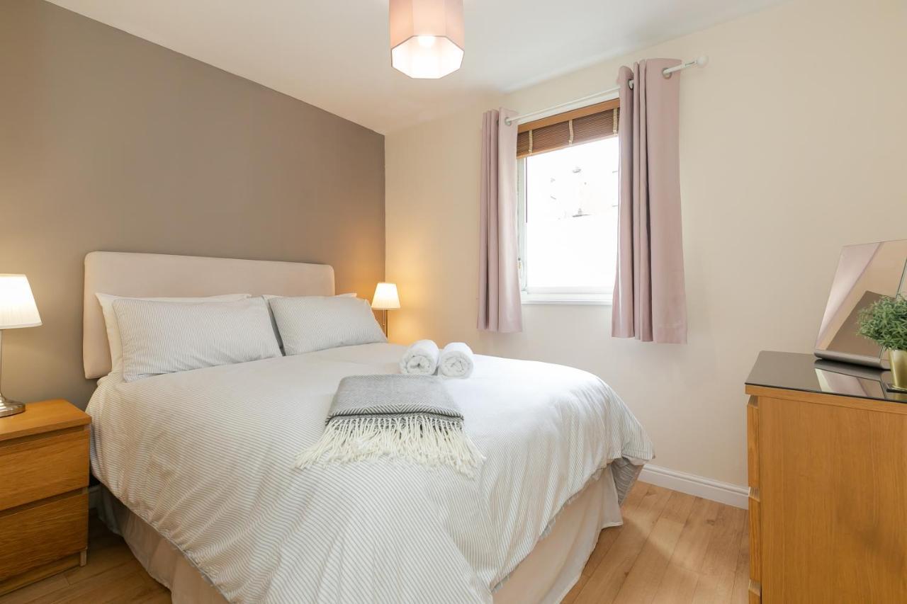 Dicksonfield Quiet Central Family Apartment With Parking Эдинбург Экстерьер фото