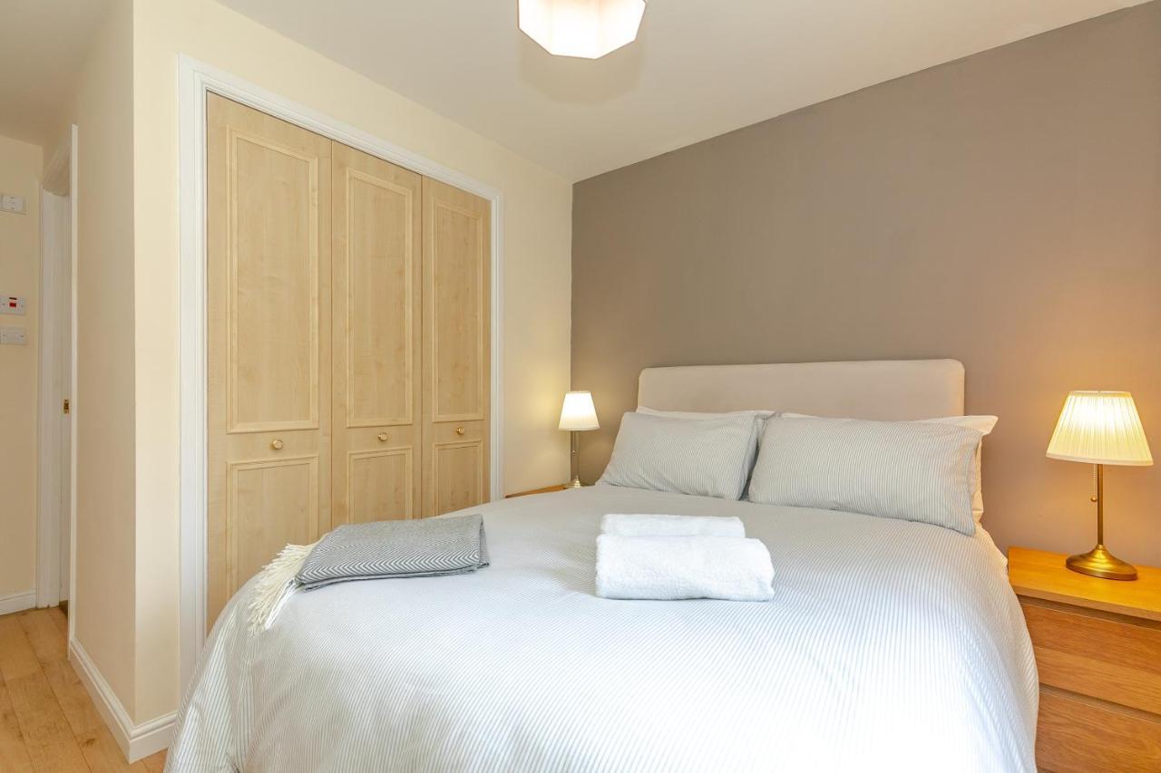 Dicksonfield Quiet Central Family Apartment With Parking Эдинбург Экстерьер фото